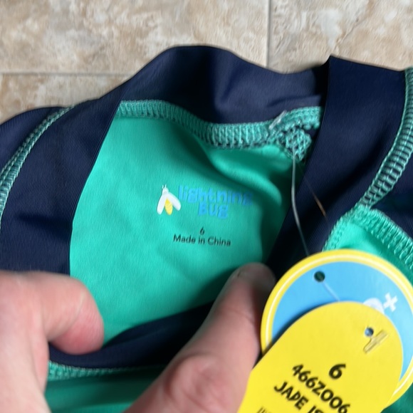 *FINAL* LIGHTNING BUG RASHGUARD: GREEN/BLUE: NEW WITH TAGS: SIZE 6 - Picture 3 of 3